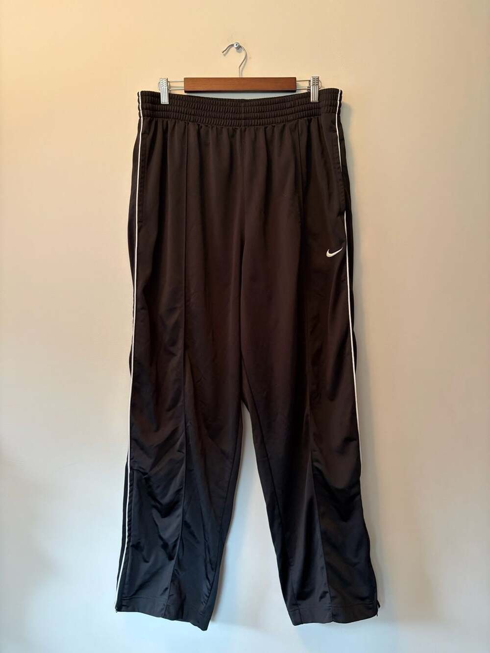 Nike Black Track Pants with White Side Stripe and Ankle Zips Size Large - Picture 1 of 5